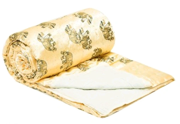 JAIPURI SILK AC QUILT RAJAI WITH GOLD PRINT DOUBLE BED SIZE Thread Count:220 - Free Size, Silk, Pack of1